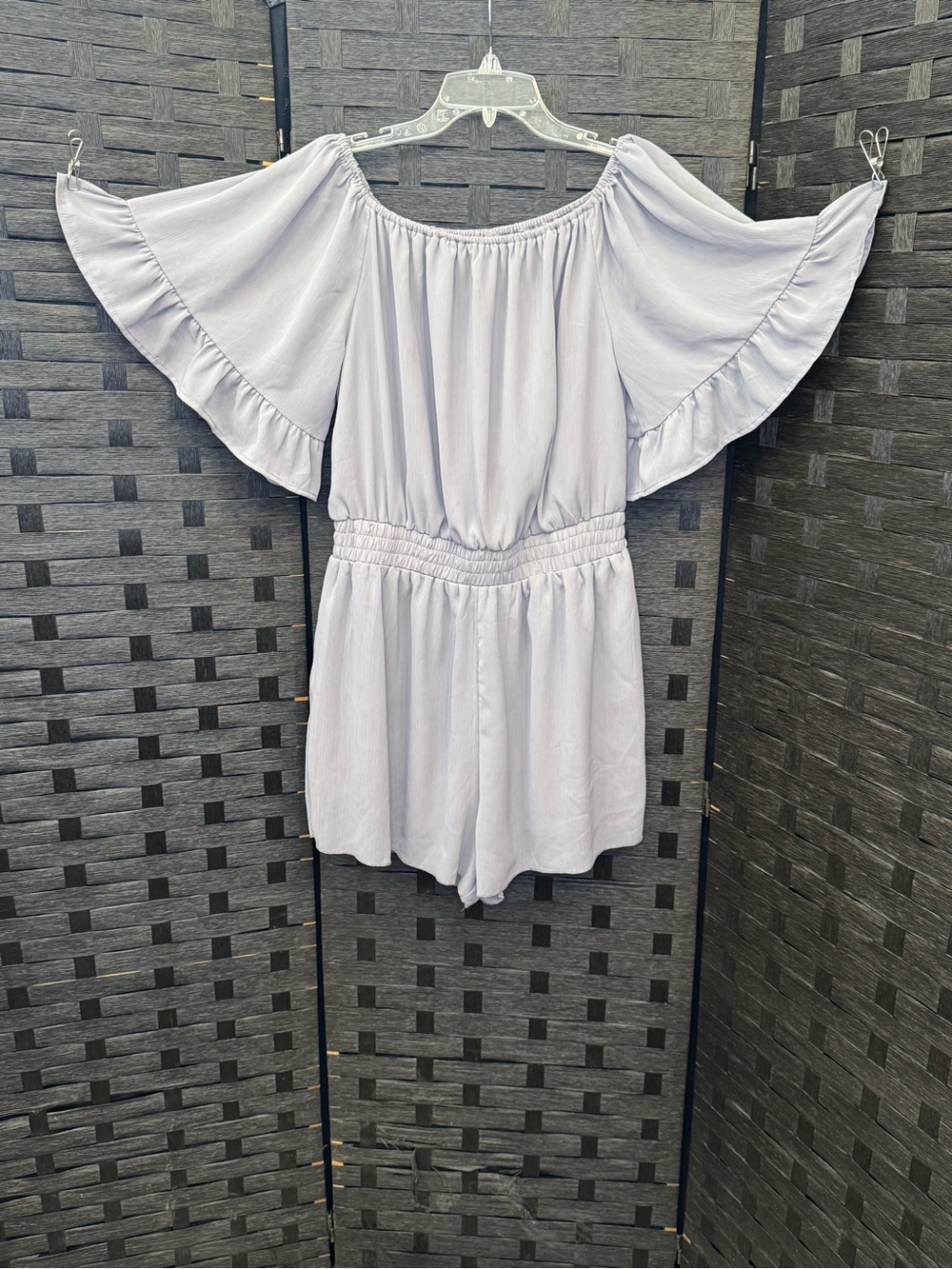 Light Gray Off-Shoulder Ruffle Sleeve Short Set - Picture 2 of 4